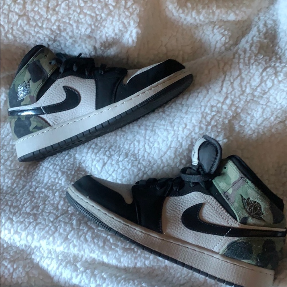 Jordan 1 mid Camo